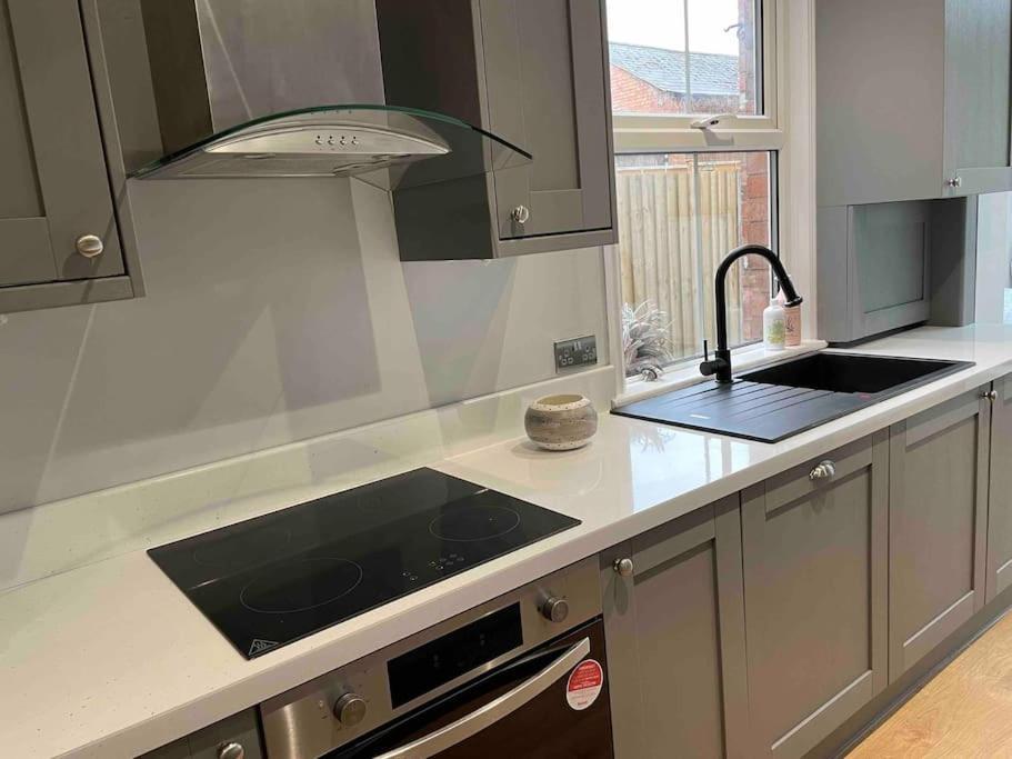 May Cottage In Stratford Upon Avon Экстерьер фото